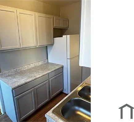 2449 W 80th St #3 — Photo 6