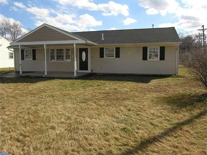 206 Yorkshire Ln photo 1