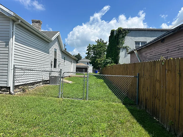 684 Williams Ave — Photo 2