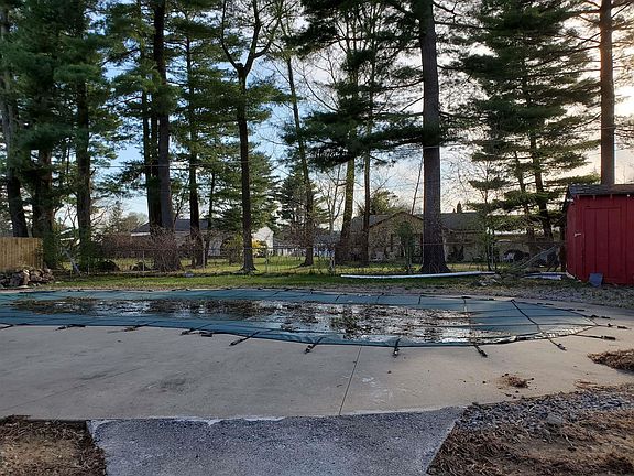 5th image of 14 Greenway Dr