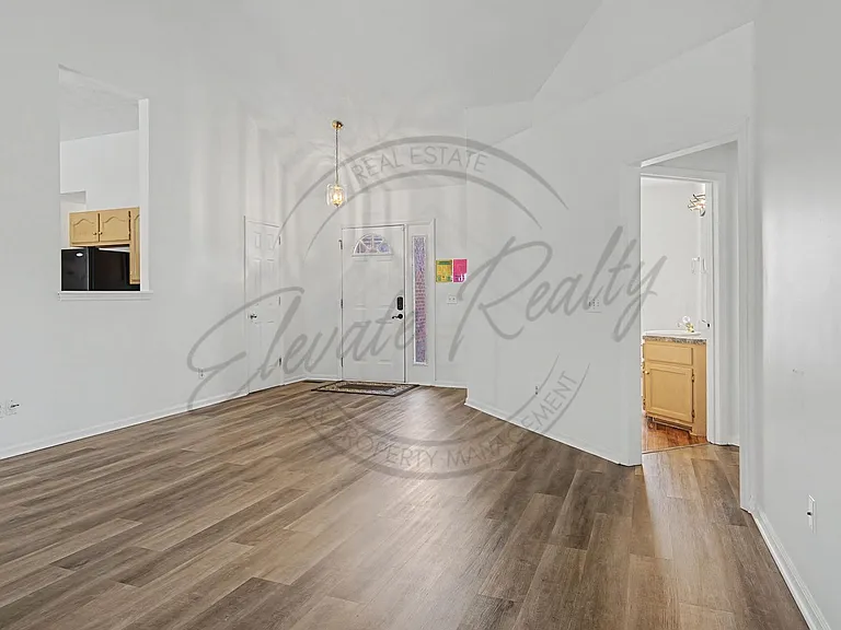 105 Edgeview Dr — Photo 5