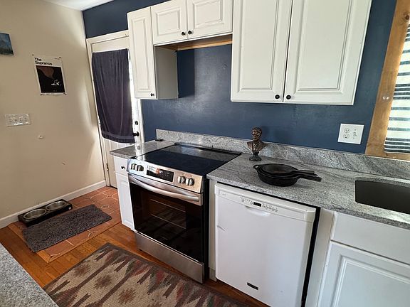 3rd image of 3126 S 120th St