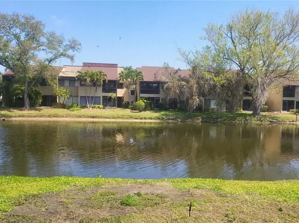 875 S Village Dr #102, Saint Petersburg, FL 33716