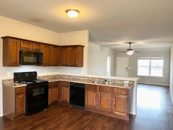 864 Evans Cir, Bentonville, AR 72713