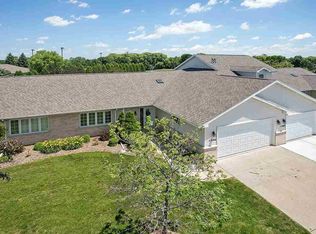 1506 River Pines Dr, Green Bay, WI 54311