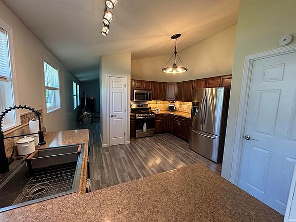 2nd image of 929 Rosewood Dr