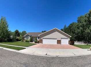 5215 Gleneagles Dr, Idaho Falls, ID 83401