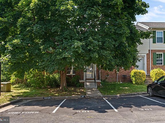 2nd image of 301 Waterford Ln