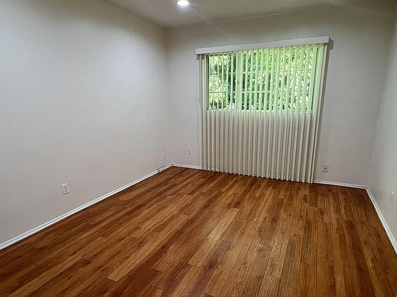 5th image of 1124 N Columbus Ave APT 5