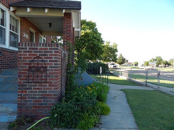side stairs to front porch