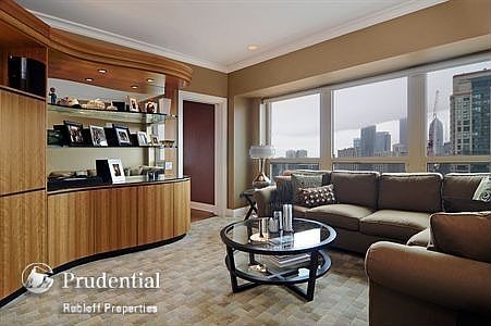 5th image of 800 N Michigan Ave APT 4402