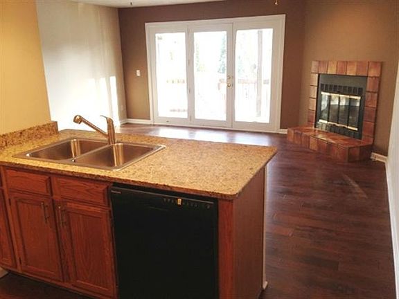 4th image of 4717 Kynnelworth Dr APT 105
