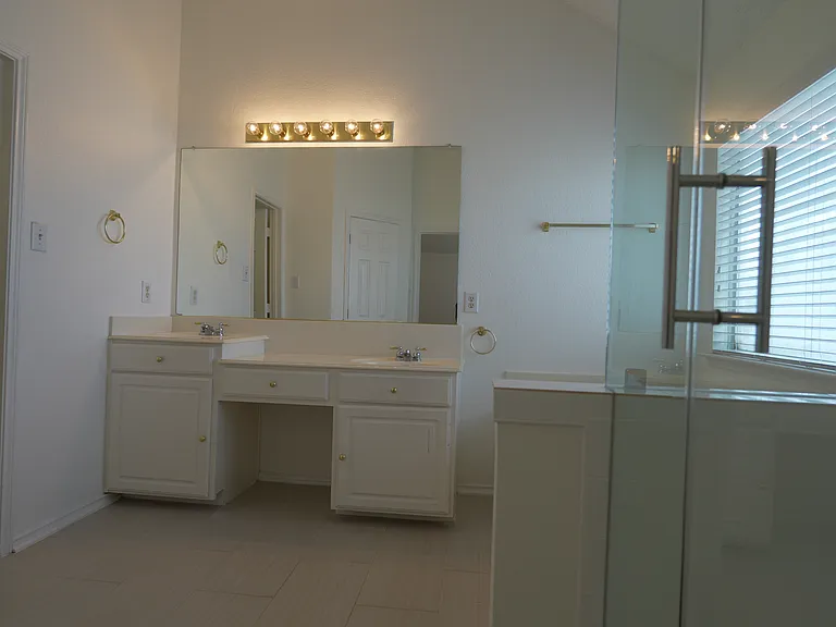 2032 Fox Glen Dr — Photo 17