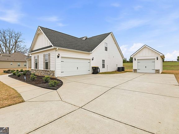 2nd image of 66 Chapman Farm Rd