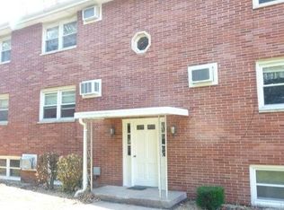 2970 Kane St APT 4, Dubuque, IA 52001