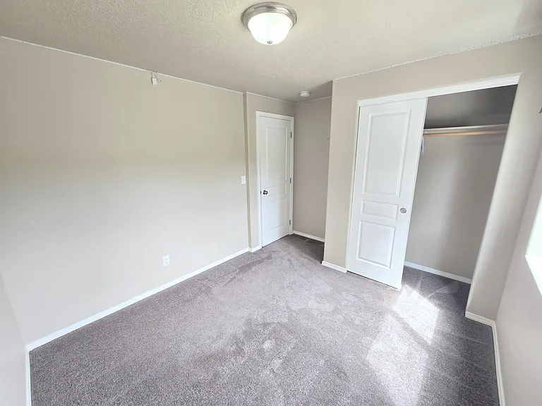 4946 Holly St — Photo 10