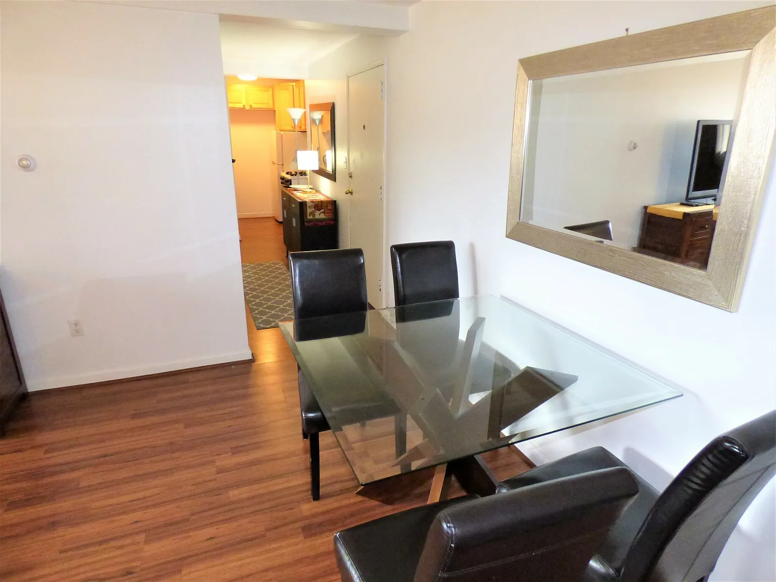 2 bed, 1.0 bath, 646 sqft, $2,800 — Photo 3