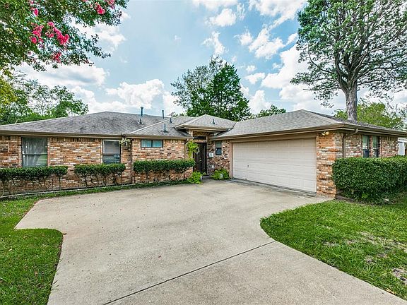 3rd image of 466 Highland Blvd