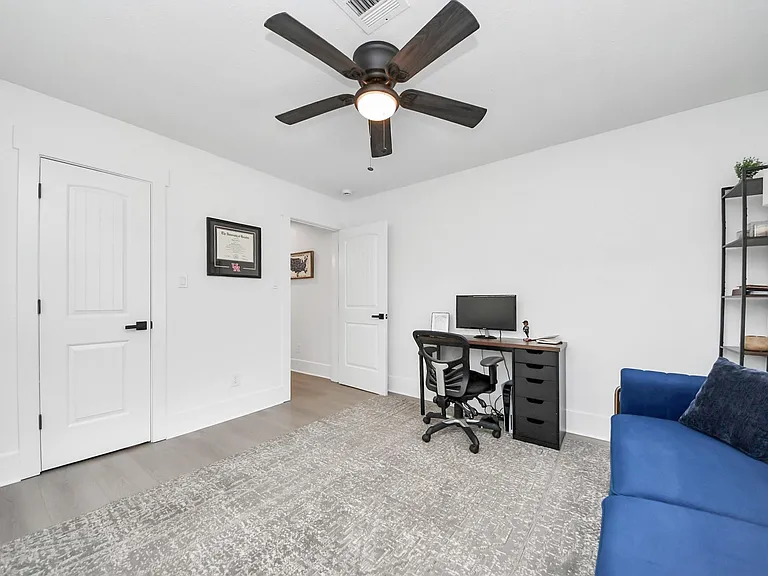 7003 Darien St — Photo 33
