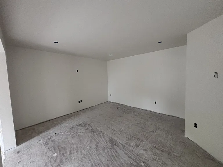 67 Lincoln St #4 — Photo 9