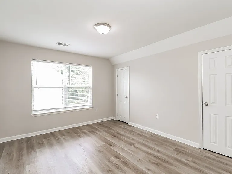 814 Oakshire Cir — Photo 14