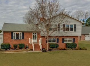 8224 Craighead Rd, Harrisburg, NC 28075