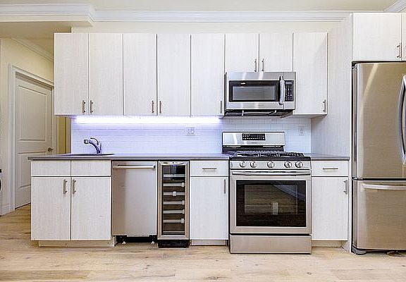 2nd image of 1075 Greene Ave #114