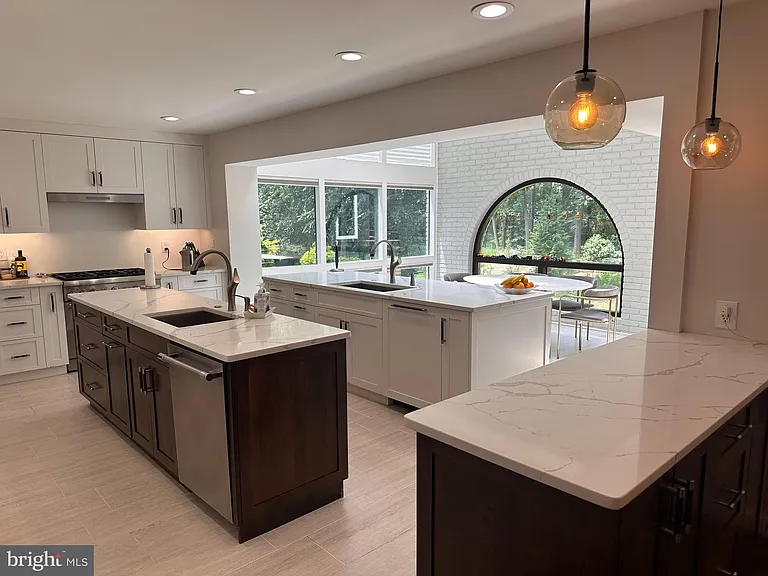 6005 Neilwood Dr — Photo 3
