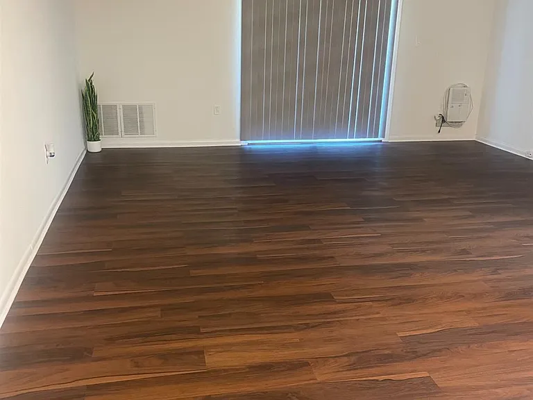 1019 Ravens Crest Dr — Photo 8