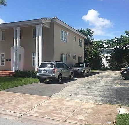 3rd image of 233 Madeira Ave