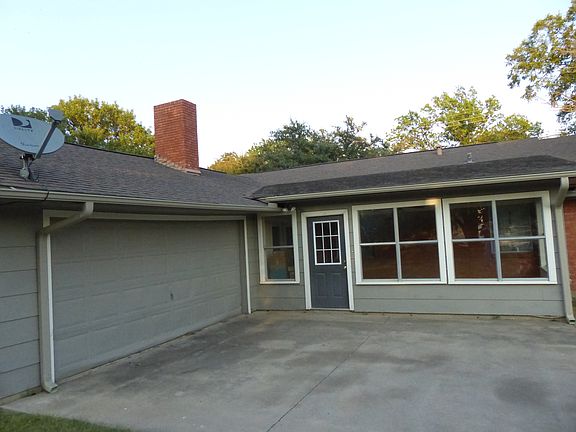 Back/garage entry /sun room