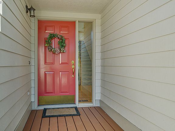 2nd image of 1811 Barnes Cir