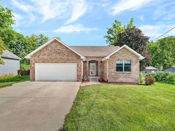 307 W Main St, Gardner, IL 60424