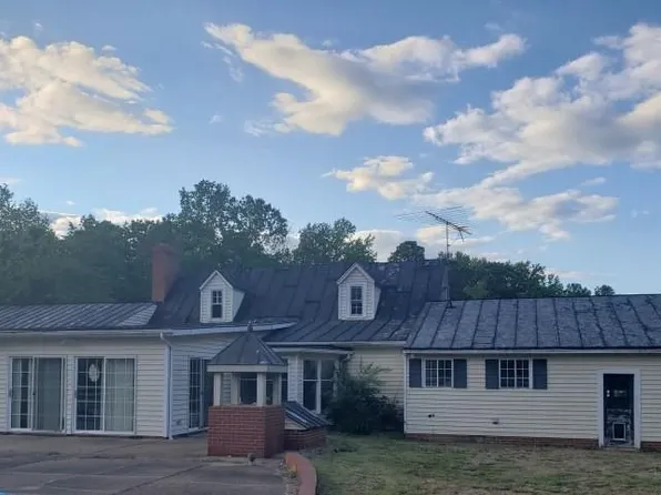 1951 Twiggs Ferry Rd, Hartfield, VA 23071