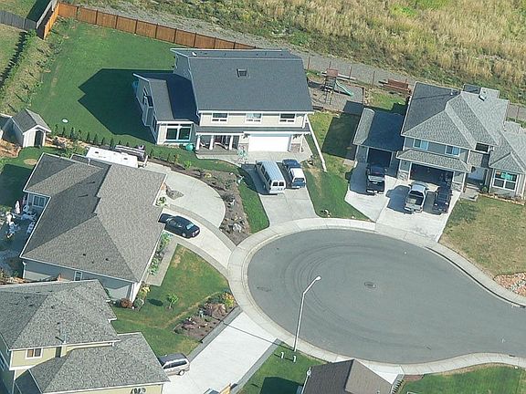 From the air: Quiet culdesax (home on top)