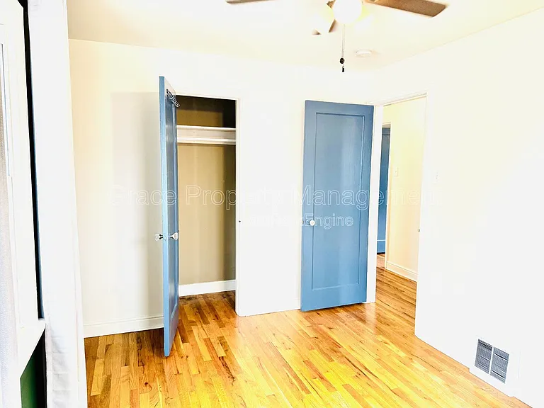 2970 Locust St — Photo 12