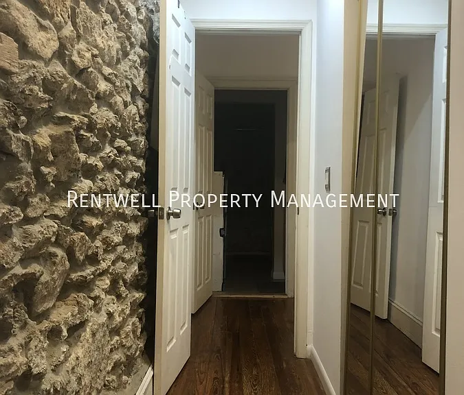 208 East St — Photo 25