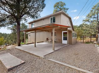 16 Thunderbird Ln, Tijeras, NM 87059