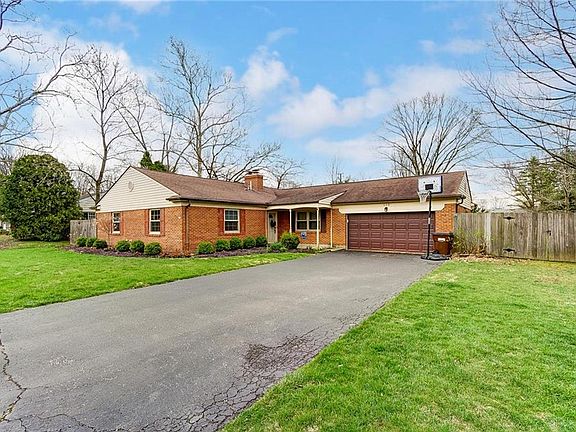 3rd image of 110 Ashford Dr