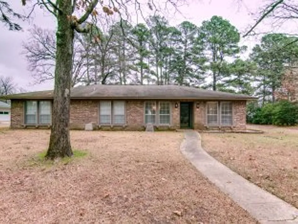 10 Clay Ave