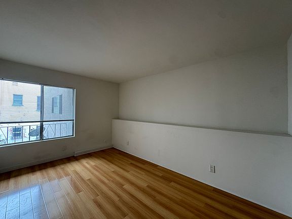 4th image of 1476 S Shenandoah St APT 203