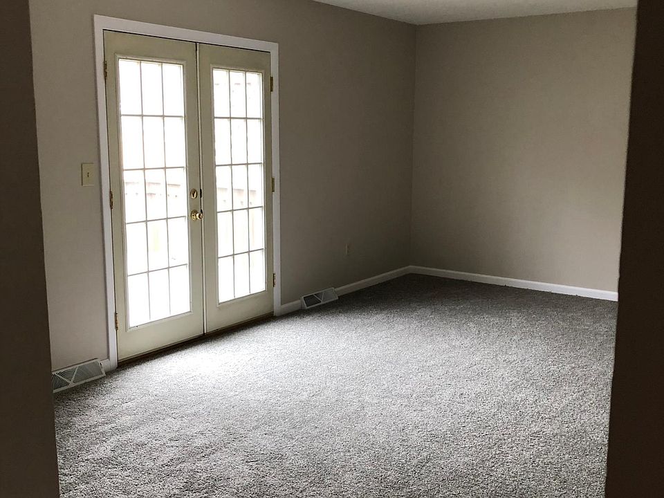 Large family room walks onto deck