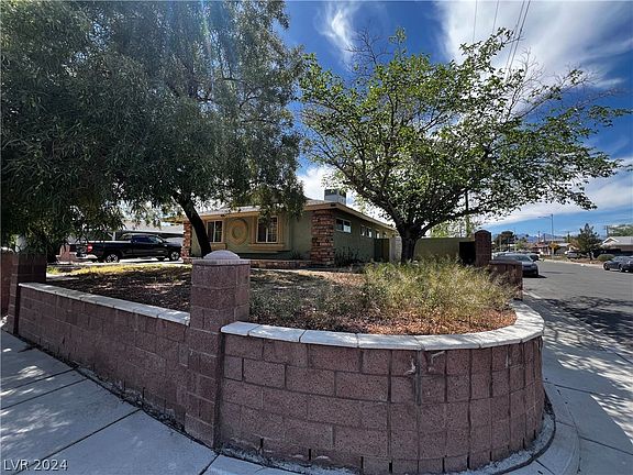 2nd image of 313 Hibiscus Dr