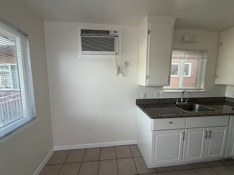 Haller Court — Photo 4