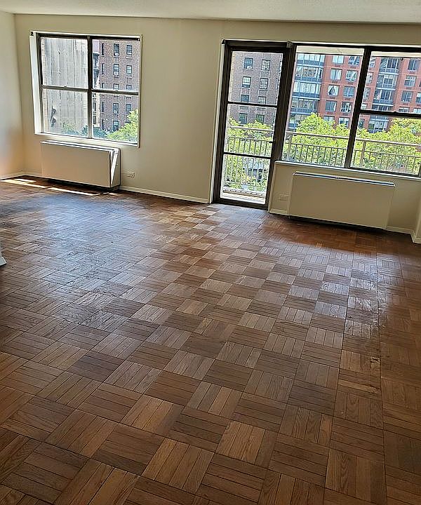 2nd image of 201 W 70th St APT 6H