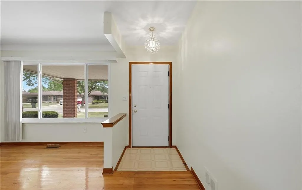 3 bed, 2612 sqft, $2,375 — Photo 4