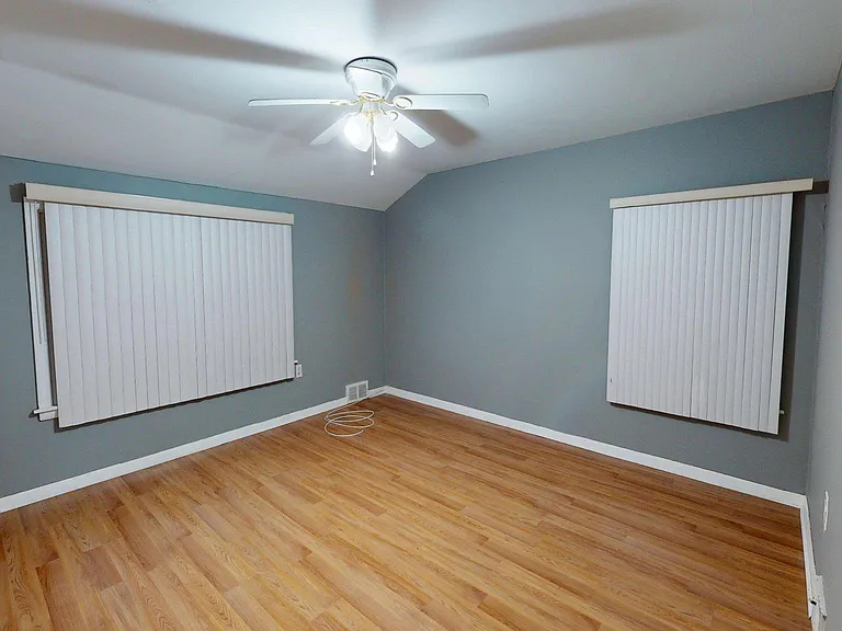669 N Henderson Rd — Photo 25
