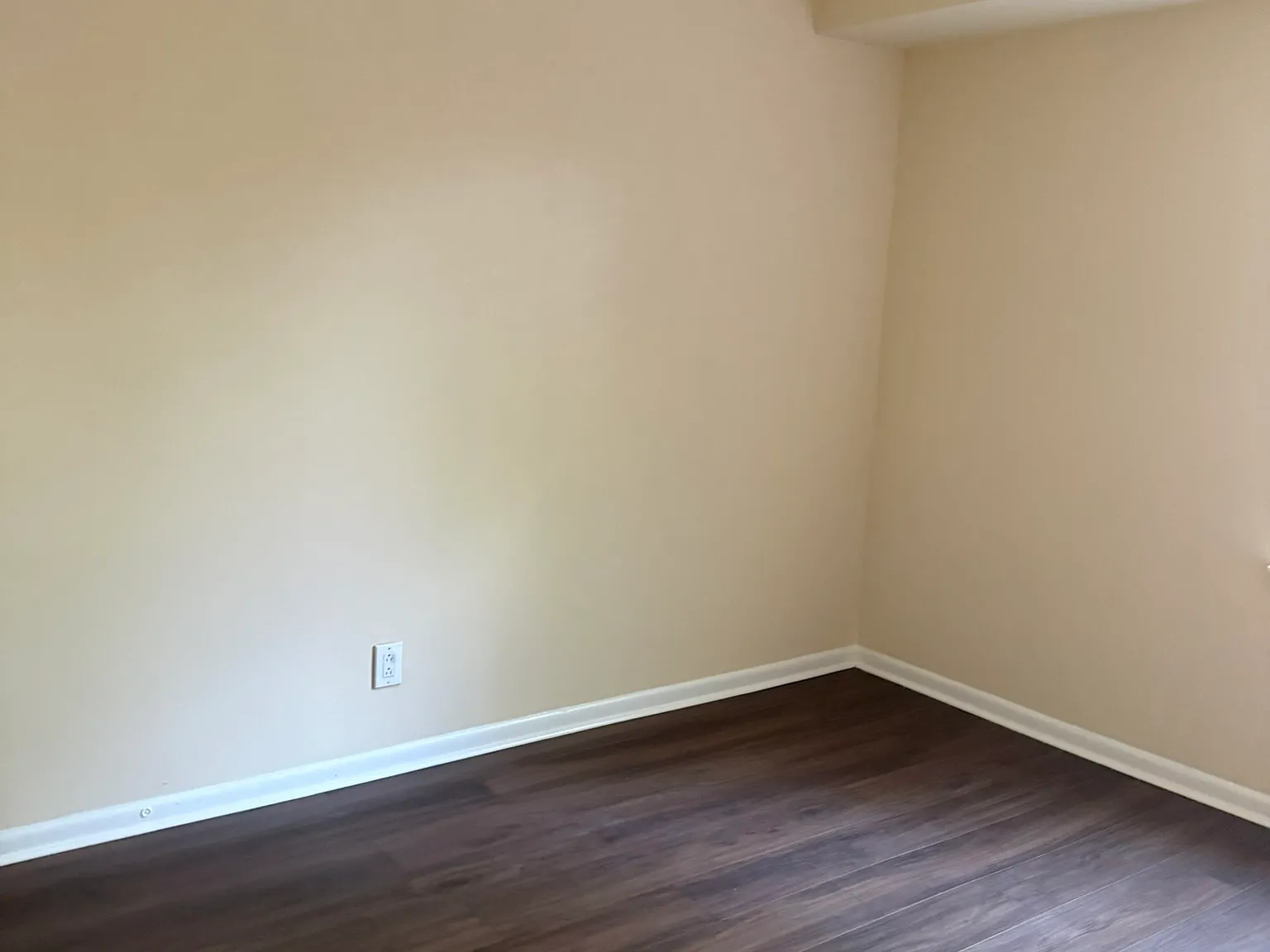 2 bed, 1190 sqft, $2,100 — Photo 2