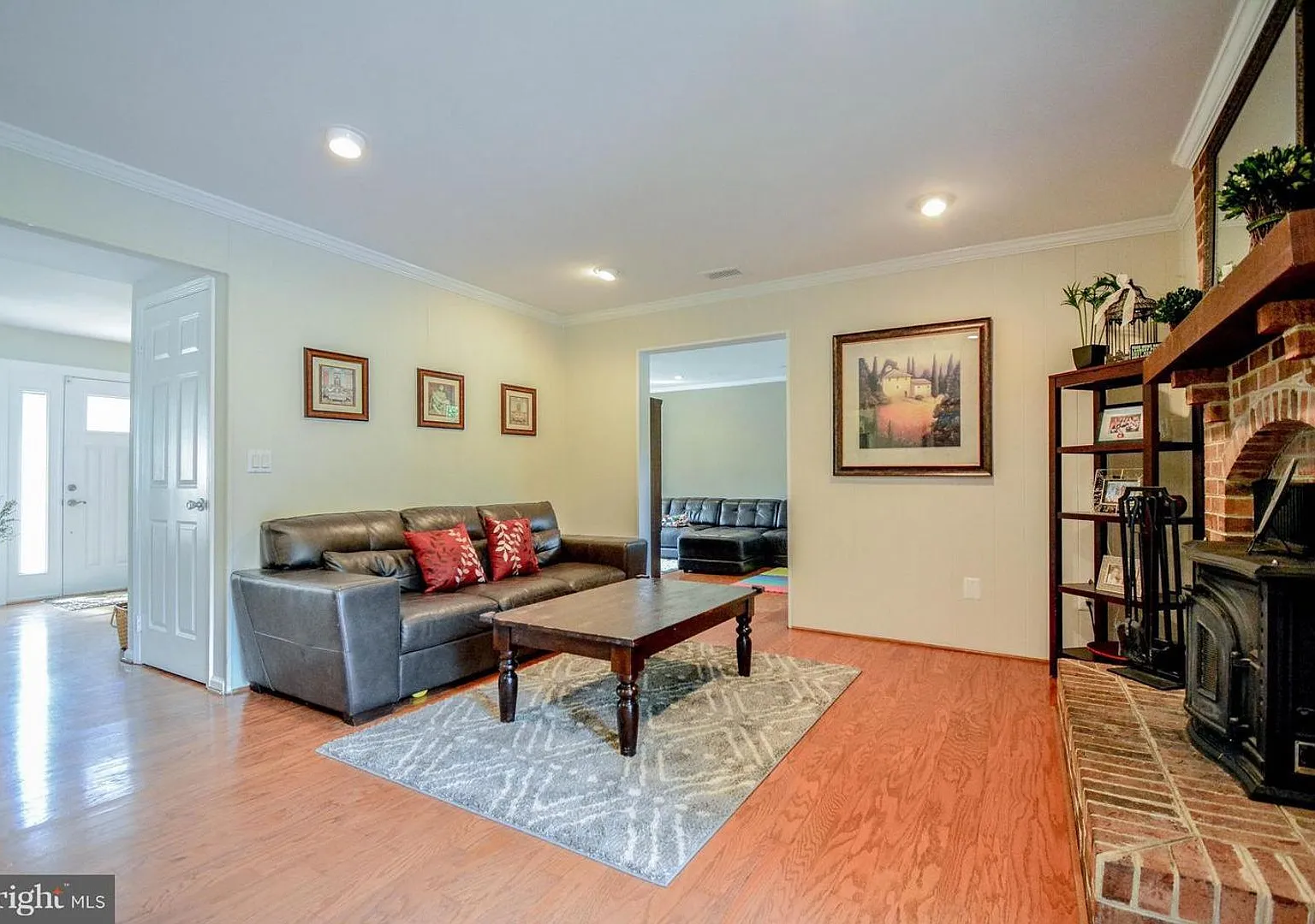 This exceptional home delivers the lifestyle, location, and elegance today's tenants are searchin... — Photo 4