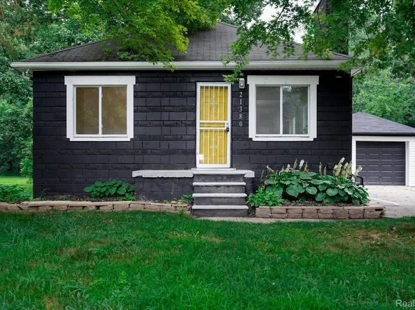 21380 W Nine Mile Rd, Southfield, MI 48075